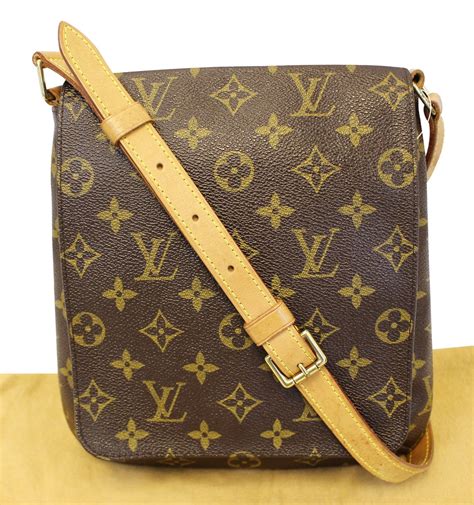 Louis Vuitton salsa short strap